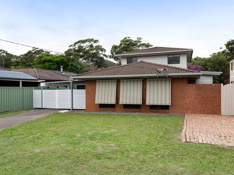 'Willows At The Bay' 111 Horace St - Large House With Aircon, WIFI And Boat Parking. - Kempsey Accommodation 0