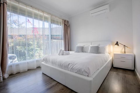 , , , Alice Wonderland, , ,  In 4 Beds House - Kempsey Accommodation 3
