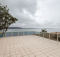 1 'Kooringal' 105 Soldiers Point Road - waterfront unit wth aircon - Kempsey Accommodation