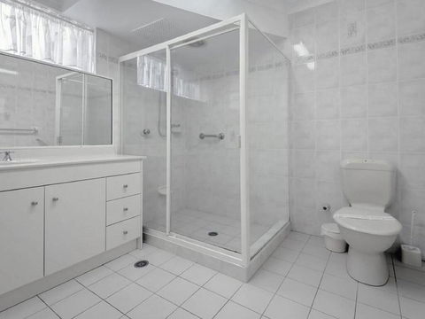 1 'Laman Lodge', 15 Laman Street - Stunning Air Conditioned Unit With Water Views And WIFI - Kempsey Accommodation 1