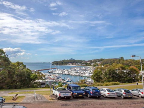 1 'Laman Lodge', 15 Laman Street - Stunning Air Conditioned Unit With Water Views And WIFI - Kempsey Accommodation 2