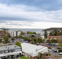 1 'Seaview' 9 Church Street - huge air conditioned unit with lift  WIFI