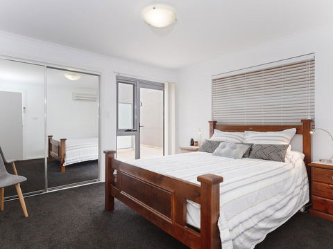 1 'Seaview', 9 Church Street - Huge Air Conditioned Unit With Lift & WIFI - Kempsey Accommodation 3