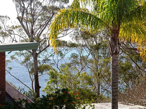 1 'Thurlow Lodge', 6 Thurlow Avenue - Air Conditioned & Pool In The Heart Of Town - Kempsey Accommodation 0