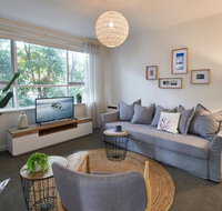 1 Bedroom Apt With Parking Stroll to Elwood Beach - Kempsey Accommodation