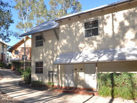 1 Bedroom Executive Villa Located Within Cypress Lakes - Kempsey Accommodation 3