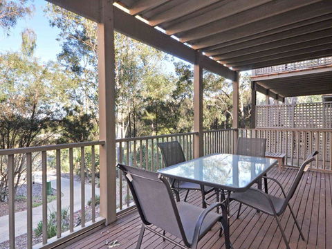 1 Bedroom Executive Villa Located Within Cypress Lakes - Kempsey Accommodation 0