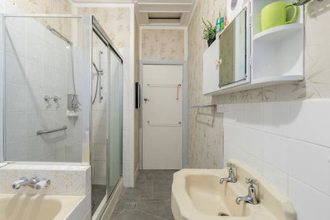 1 Private Double Room In Carramar 1 Minute Walk To Station - SHAREHOUSE - Kempsey Accommodation 2