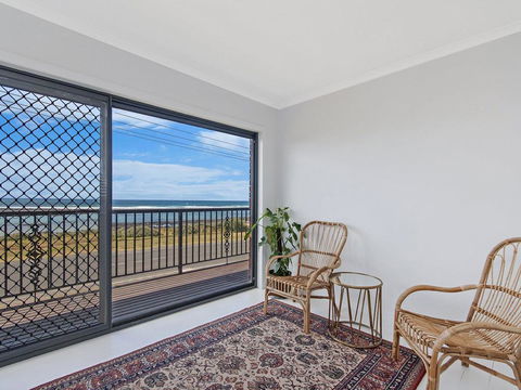 10 OCEAN VILLA - Kempsey Accommodation 2