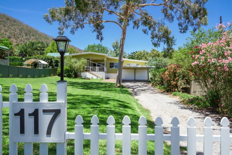 117 Fitzroy Street - Kempsey Accommodation 0