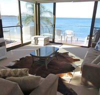 13 'Harbourside' 3-7 Soldiers Point Road - fantastic waterfront unit - Kempsey Accommodation