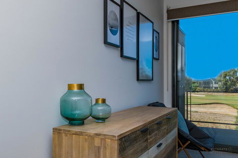 13 Shore Place - Kempsey Accommodation 3