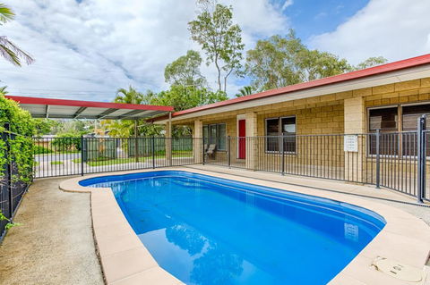 14 Double Island Drive - Rainbow Beach, Large Holiday House With Pool,Pets Welcome, Free Wi-Fi - Kempsey Accommodation 0