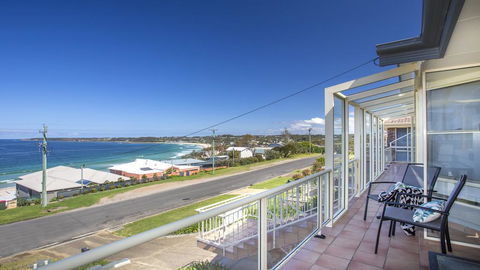 143 Mitchell Pde - Magnificent Outlook - Kempsey Accommodation 0