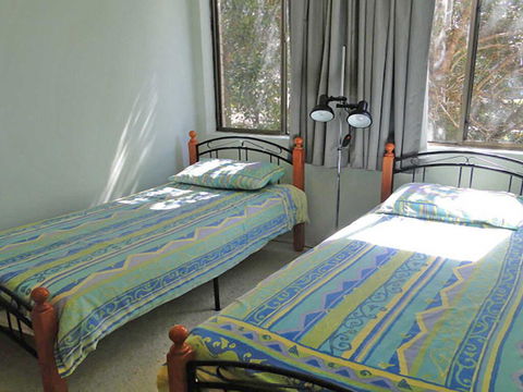 15 'Harbourside' 3-7 Soldiers Point Road - Right On The Waterfront - Kempsey Accommodation 3