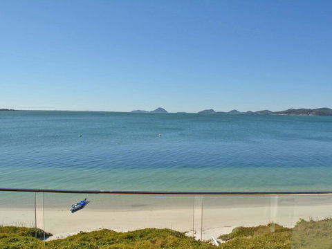 15 'Harbourside' 3-7 Soldiers Point Road - Right On The Waterfront - Kempsey Accommodation 0