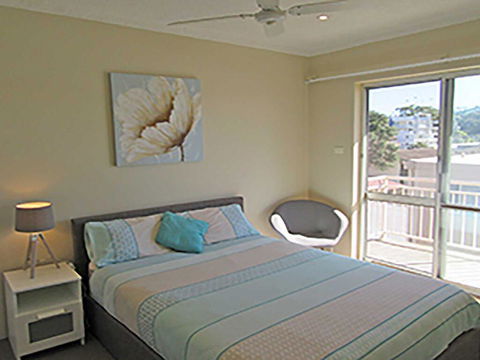 15 'Kanangra', 39 Soldiers Point Road - Fantastic Unit Right On The Water - Kempsey Accommodation 1