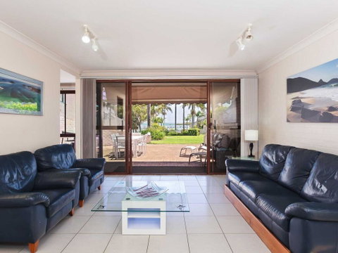 16 'The Moorings' 4 Cromarty Road - Waterfront Property With Pool & Air Conditioning - Kempsey Accommodation 0