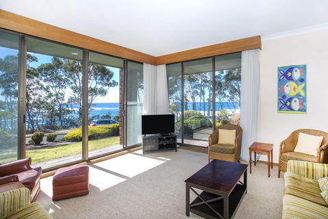 16 Shipton Cres - Secluded Away - Kempsey Accommodation 2