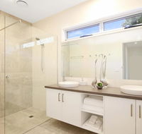 18 on Rayner - swish apartment Myrtleford - Kempsey Accommodation