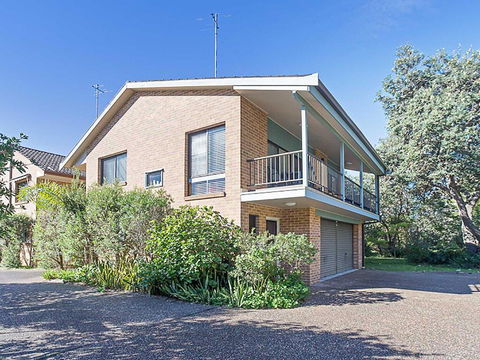 2 'Plattens' 15 Kurrawa Close - Great Duplex So Close To The Water - Kempsey Accommodation 0