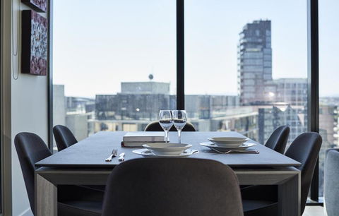 2 Bdrm 2 Bthrm Apt With Balcony Views Pool And Gym - Kempsey Accommodation 1