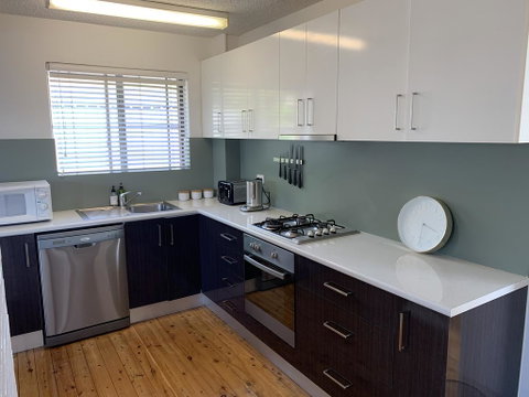 2 Bed Bar Beach Apartment - Stroll To Beach & Cafes, Supermarket Apartment 6 - Kempsey Accommodation 0
