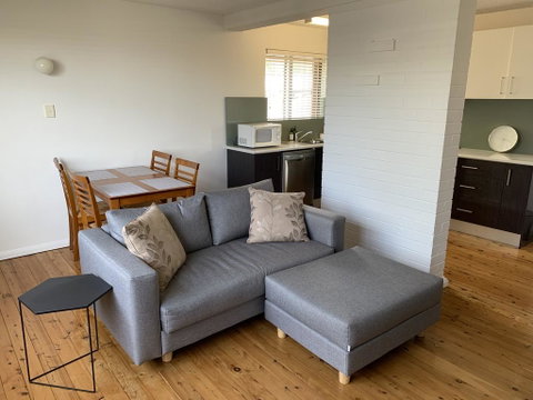 2 Bed Bar Beach Apartment - Stroll To Beach & Cafes, Supermarket Apartment 6 - Kempsey Accommodation 1