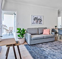 2 Bedroom Apt with Balcony  Air Con in Plympton - Kempsey Accommodation