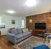 2 Bedroom St Lucia Apartment close to UQ and CityCat - Kempsey Accommodation