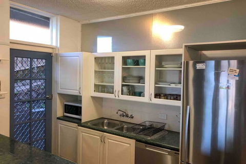 2 Bedroom, SHORT Walk To CBD,BEACH And DARBY ST - Kempsey Accommodation 2