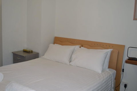 2 Lakeview Plaza - Kempsey Accommodation 3