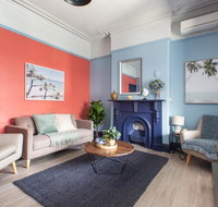 2-Bed Apartment Metres From Coogee Beach and Dining - Kempsey Accommodation