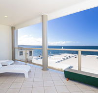 2/141A Soldiers Point Road - large waterfront duplex across from the bowling club - Kempsey Accommodation