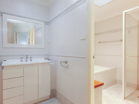 2/141A Soldiers Point Road - Large Waterfront Duplex Across From The Bowling Club - Kempsey Accommodation 1