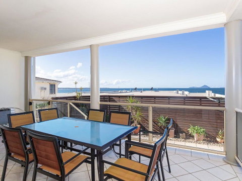 2/141A Soldiers Point Road - Large Waterfront Duplex Across From The Bowling Club - Kempsey Accommodation 2