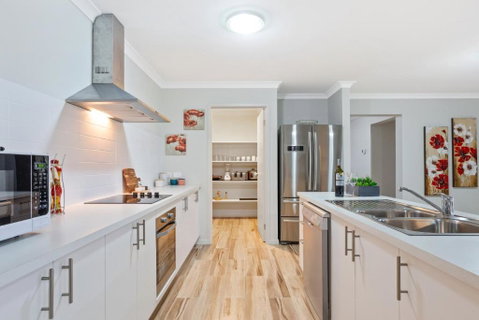 Bulla Hill Villas - Spacious Group Accommodation, 5 Min To Airport - Kempsey Accommodation 4