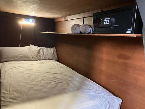 C And C Backpack - Kempsey Accommodation 4