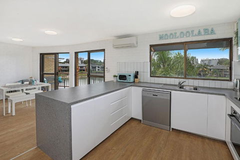 CANAL7-ON THE MOOLOOLABA CANAL! - Kempsey Accommodation 1