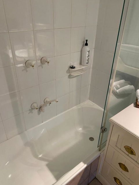 Creek Cottage Bed And Breakfast Traralgon - Kempsey Accommodation 4