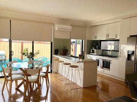 D111 Special Melbourne Retreat - Kempsey Accommodation 0