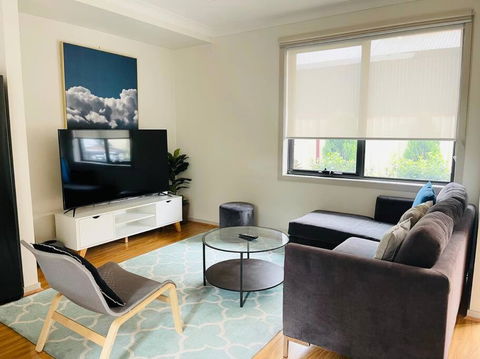 D111 Special Melbourne Retreat - Kempsey Accommodation 3