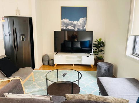 D111 Special Melbourne Retreat - Kempsey Accommodation 4
