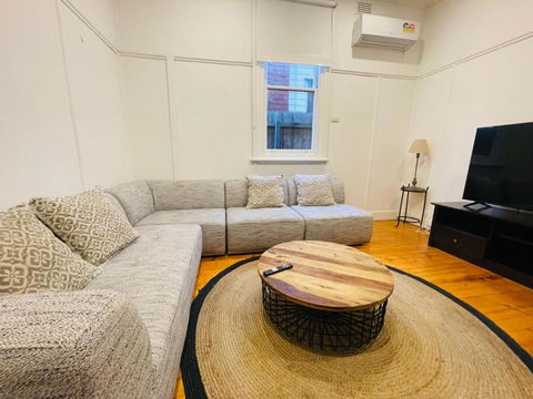 D114 Victorian Central Stay - Kempsey Accommodation 2