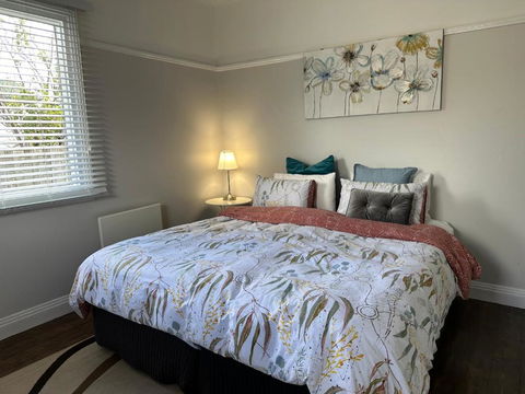 Daisy Cottage On Duke 3BR - Kempsey Accommodation 3