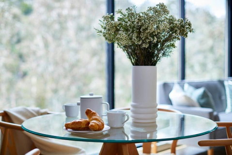 2BR Apt With Yarra River Views & Parking - Kempsey Accommodation 2