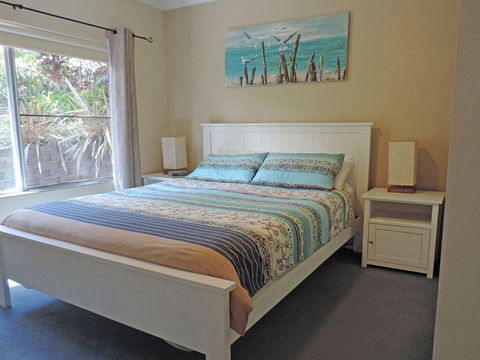3 'Adriana' 83 Ronald Avenue - Unit With A Backyard - Kempsey Accommodation 3