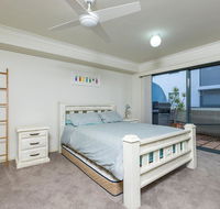3 'Peninsula Waters' 2-4 Soldiers Point Rd - Beautiful Air Conditioned Unit with Pool Lift  WIFI - Kempsey Accommodation