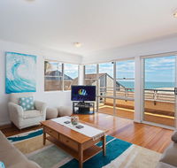 3 'The Clippers' 131 Soldiers Point Road - fabulous waterfront unit - Kempsey Accommodation