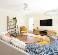 3 Bedroom Apartment Minutes from Main Beach - Kempsey Accommodation